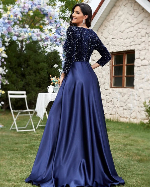 Vestido Longo de Festa Acinturado com Saia de Cetim e Corpete de Paetês